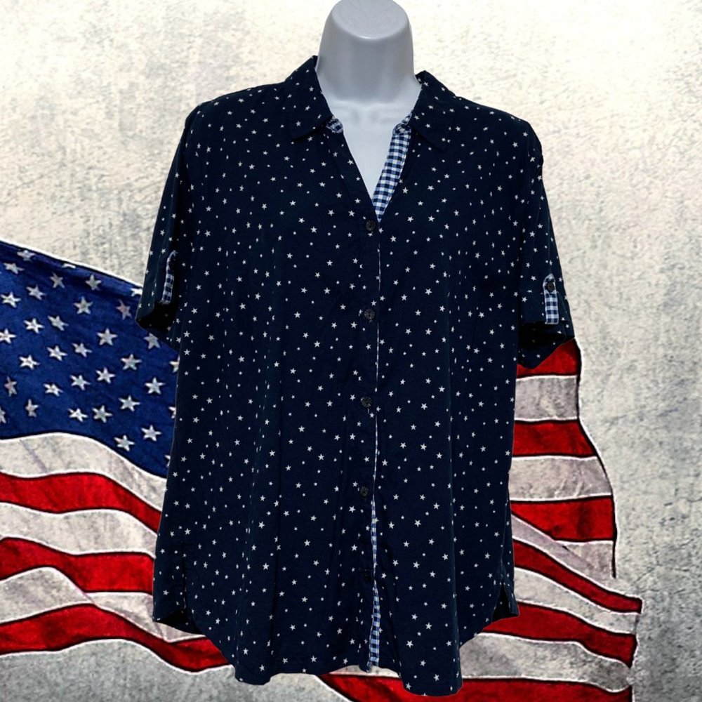 Women's Large Short Sleeve Top Button Down, V-Neckline Star Design